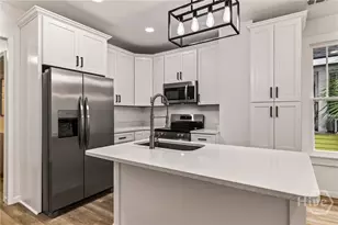 636 W 35th St, Savannah, GA 31415 - Photo 13