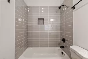 636 W 35th St, Savannah, GA 31415 - Photo 23