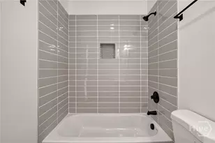 636 W 35th St, Savannah, GA 31415 - Photo 9