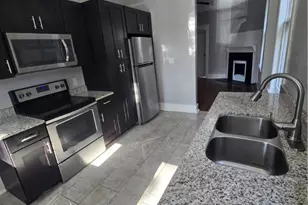 309 E 37th St, Savannah, GA 31401 - Photo 3