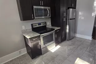 309 E 37th St, Savannah, GA 31401 - Photo 9
