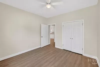 654 E 34th Street, Savannah, GA 31401 - Photo 15