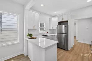 654 E 34th St, Savannah, GA 31401 - Photo 7