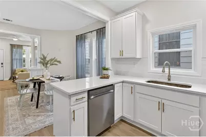 654 E 34th Street, Savannah, GA 31401 - Photo 9