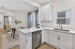 654 E 34th St, Savannah, GA 31401 - Photo 9