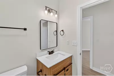 654 E 34th Street, Savannah, GA 31401 - Photo 17