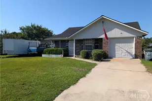 848 Lyndsi Ln, Hinesville, GA 31313 - Photo 3
