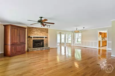 221 Lakeshore Drive, Savannah, GA 31419 - Photo 9