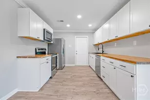 2222 E 58th St, Savannah, GA 31404 - Photo 9