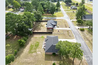 33 W Kenny Drive, Hinesville, GA 31313 - Photo 9