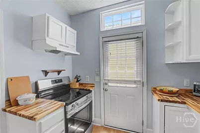 530 E Gordon Lane, Savannah, GA 31401 - Photo 9