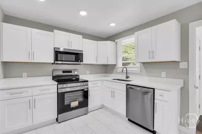 928 W 38th Street, Savannah, GA 31415 - Photo 3