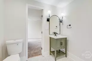 1008 E Waldburg St, Savannah, GA 31401 - Photo 9