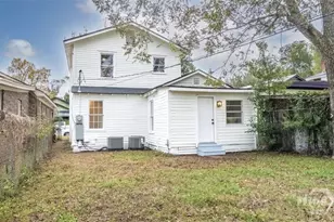 1008 E Waldburg St, Savannah, GA 31401 - Photo 13
