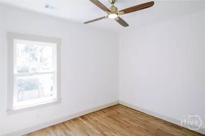 807 E 33rd, Savannah, GA 31401 - Photo 17