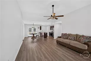 207 Bull St, Glennville, GA 30427 - Photo 5
