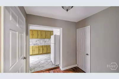 615 Price Street, Savannah, GA 31401 - Photo 9