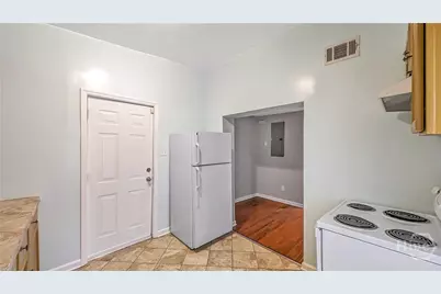 615 Price Street, Savannah, GA 31401 - Photo 11