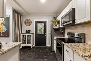 509 E Jones St, Savannah, GA 31401 - Photo 9