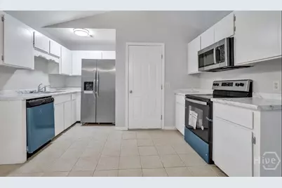 110 W Kenny Drive, Hinesville, GA 31313 - Photo 5