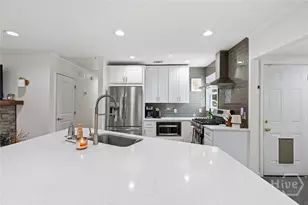 209 E 65th St, Savannah, GA 31405 - Photo 11