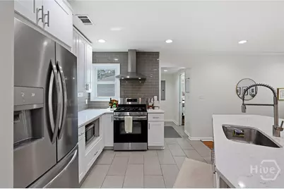 209 E 65th Street, Savannah, GA 31405 - Photo 17