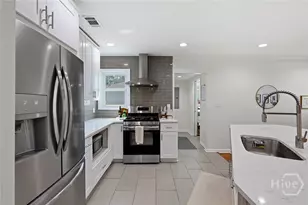 209 E 65th St, Savannah, GA 31405 - Photo 17