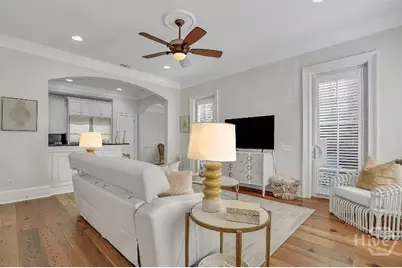 404 E McDonough Street, Savannah, GA 31401 - Photo 3