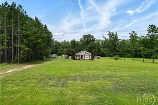 1327 R L Roberts Rd, Pembroke, GA 31321 - Photo 15