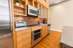 122 W Broughton St, Savannah, GA 31401 - Photo 7