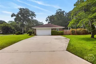 701 Woodridge Dr, Savannah, GA 31410 - Photo 51