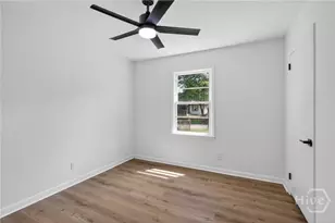 325 Bunting Dr, Savannah, GA 31404 - Photo 15