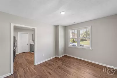 132 Jenks Street, Savannah, GA 31415 - Photo 11