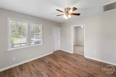 132 Jenks Street, Savannah, GA 31415 - Photo 5
