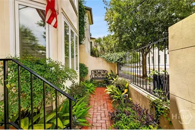 525 E Broughton Street, Savannah, GA 31401 - Photo 3