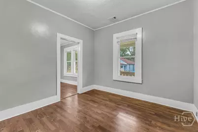 1023 W 37th Street, Savannah, GA 31415 - Photo 3
