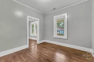 1023 W 37th St, Savannah, GA 31415 - Photo 3