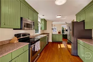 105 W 31st St, Savannah, GA 31401 - Photo 11