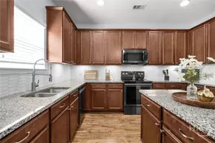 121 Waverly Way, Savannah, GA 31407 - Photo 9