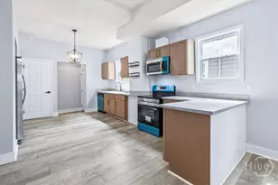 1137 E Gwinnett St, Savannah, GA 31404 - Photo 13