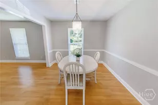 911 Boxwood Dr, Savannah, GA 31410 - Photo 5
