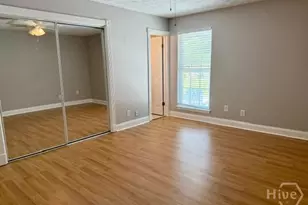 911 Boxwood Dr, Savannah, GA 31410 - Photo 9