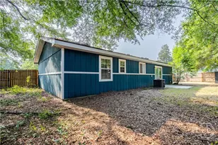 208 Pineneedle Ct, Hinesville, GA 31313 - Photo 17