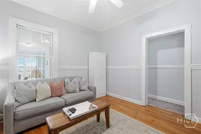 526 E Gwinnett Lane, Savannah, GA 31401 - Photo 9