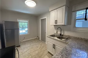 237 W 73rd St, Savannah, GA 31405 - Photo 7