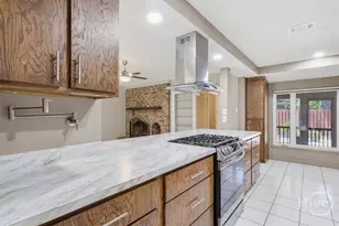 601 Leaning Oaks Dr, Savannah, GA 31410 - Photo 11