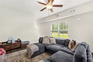 725 Mill Creek Cir, Hinesville, GA 31313 - Photo 7