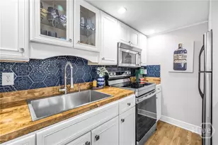 219 Abercorn St, Savannah, GA 31401 - Photo 15