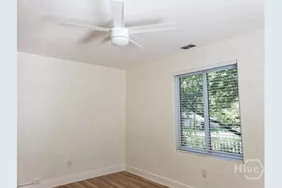 732 E Henry Street, Savannah, GA 31401 - Photo 9