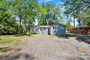 17 Russell Ave, Savannah, GA 31408 - Photo 3